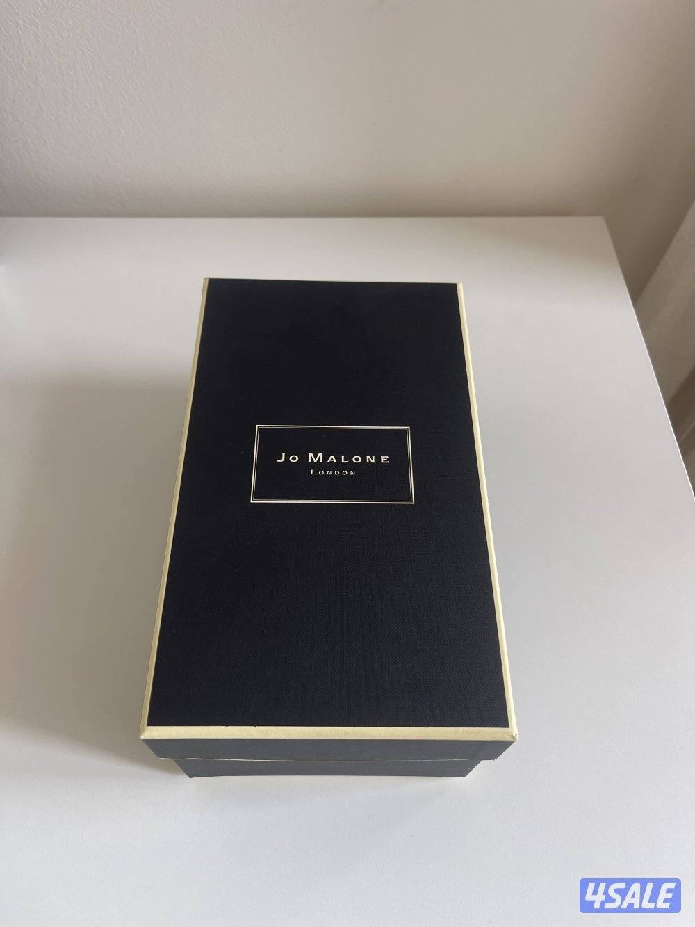 Jo Malone Scented Candle - oud & bergamot3