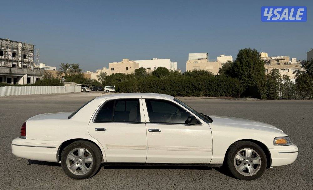 بحالة ممتازة جدا فورد كراون فكتوريا 2012 الوزان صبغ الوكالة عدا مدقر2