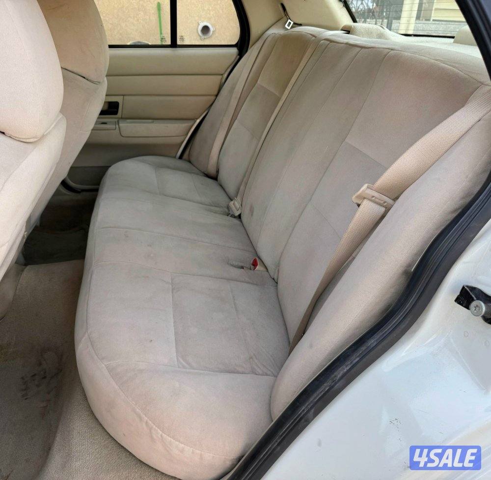 بحالة ممتازة جدا فورد كراون فكتوريا 2012 الوزان صبغ الوكالة عدا مدقر8