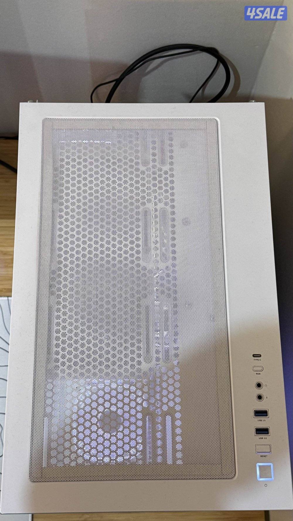 4060 Ti / INTEL i7/ 32 inch1