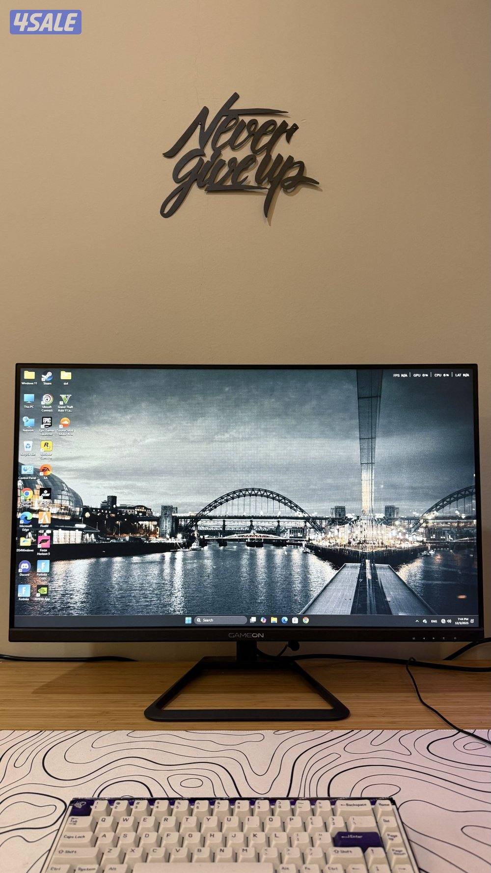 4060 Ti / INTEL i7/ 32 inch6