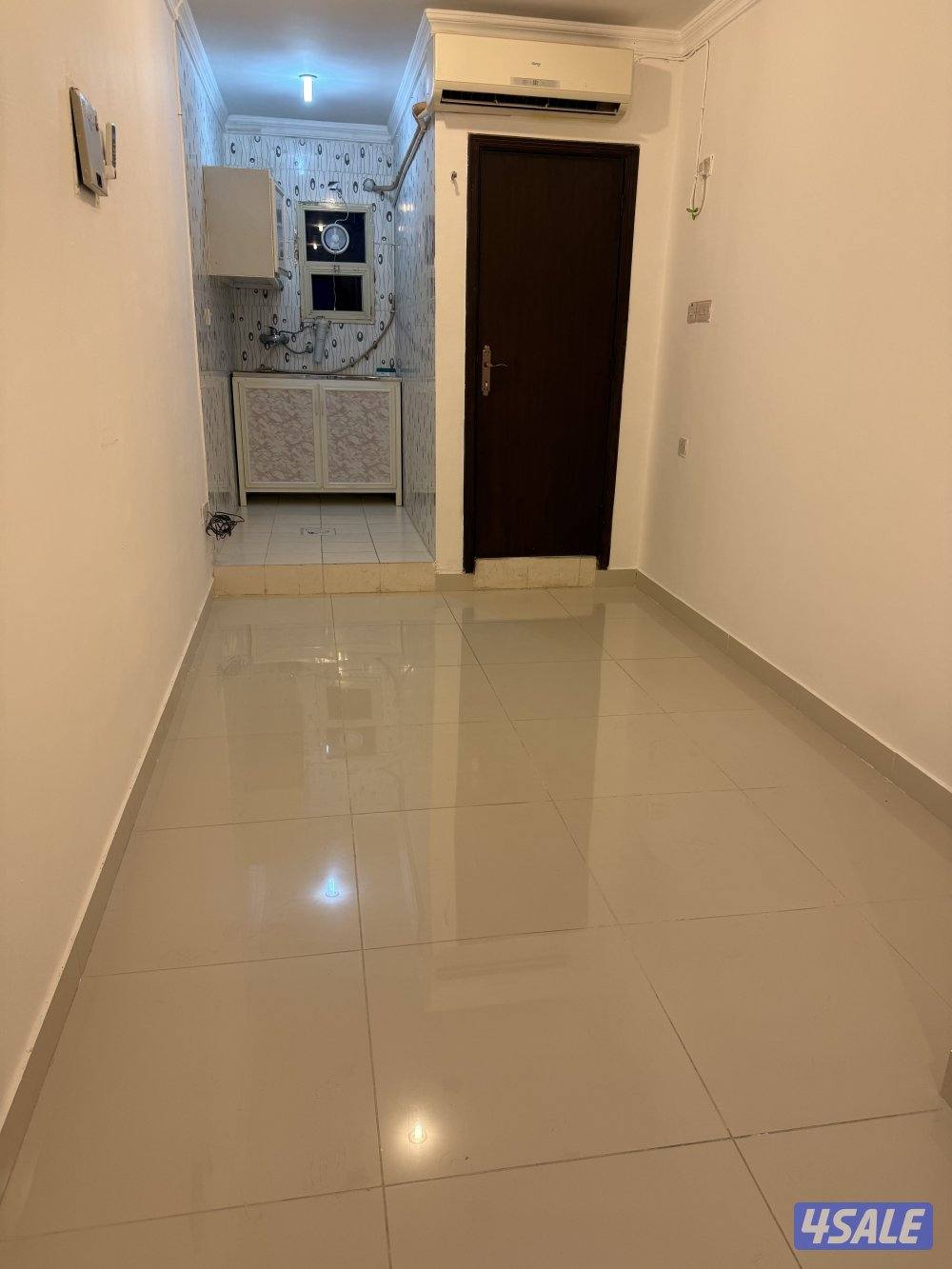 استوديو للإيجار غرفة حمام مطبخ ابو حليفة1