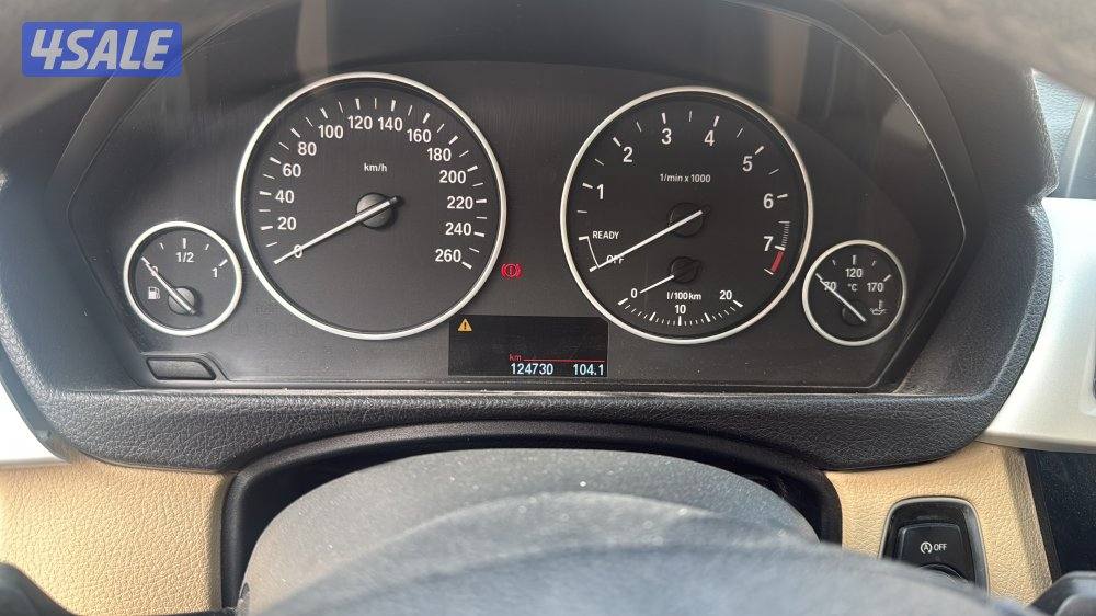 للبيع بي ام 318i موديل ٢٠١٦ شرط الفحص المالك الاول3