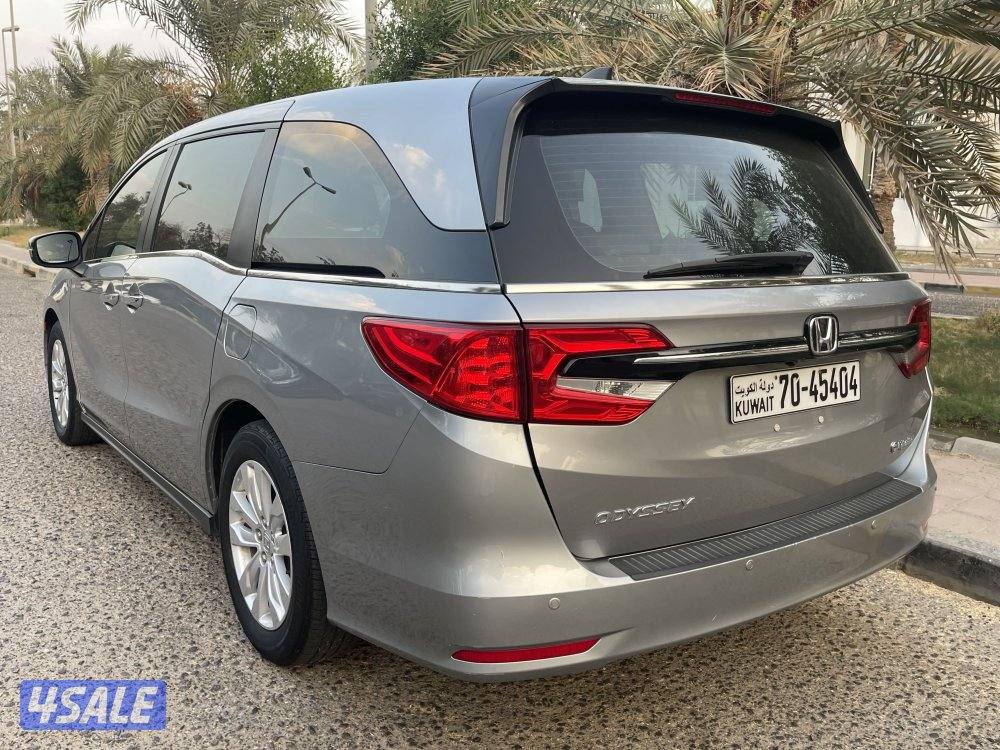 للبيع هوندا اوديسي موديل 2023 عداد قليل 70 الف كيلو فقط3