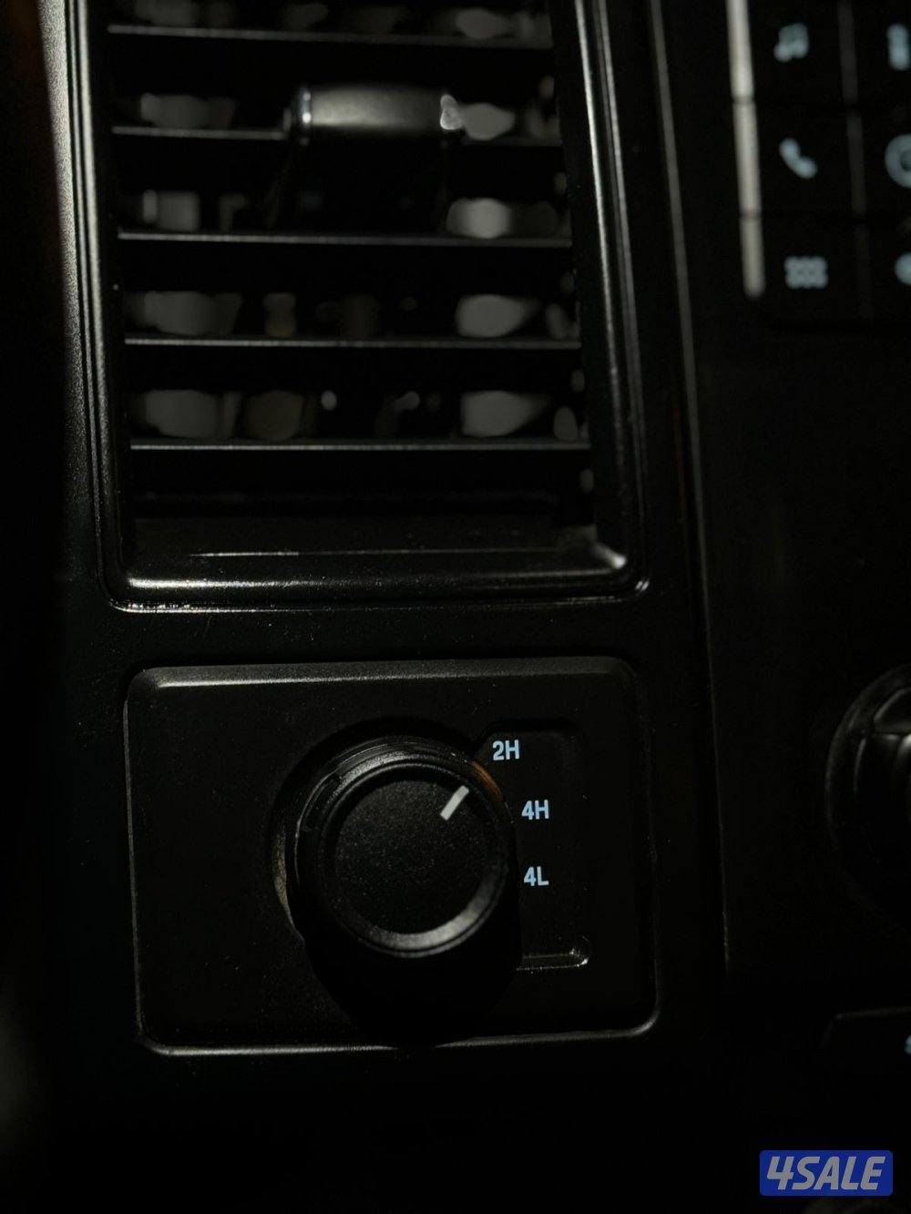 للبيع وانيت فورد موديل 2018  دبل قير9