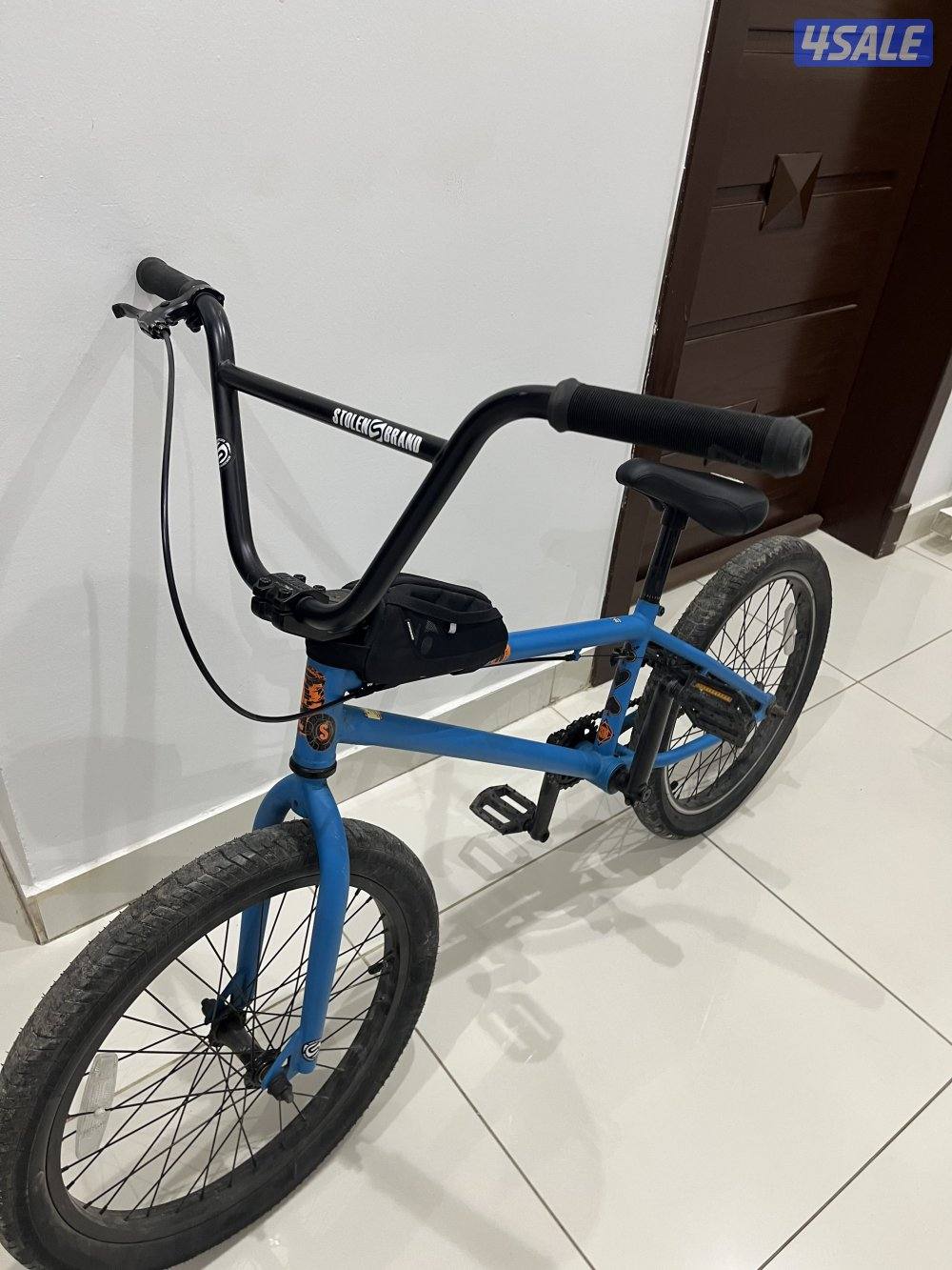 قاري BMX Stolen ازرق مطفي مستعمل في خدوش خفيفة سليمة بس يحتاج تنظيف1