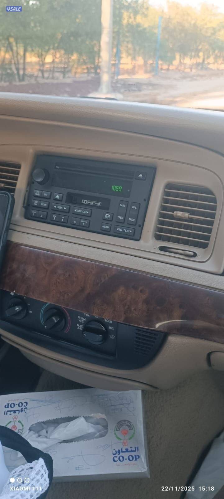 للبيع فورد جراند ماركيز ٢٠٠٧ اللون أحمر6