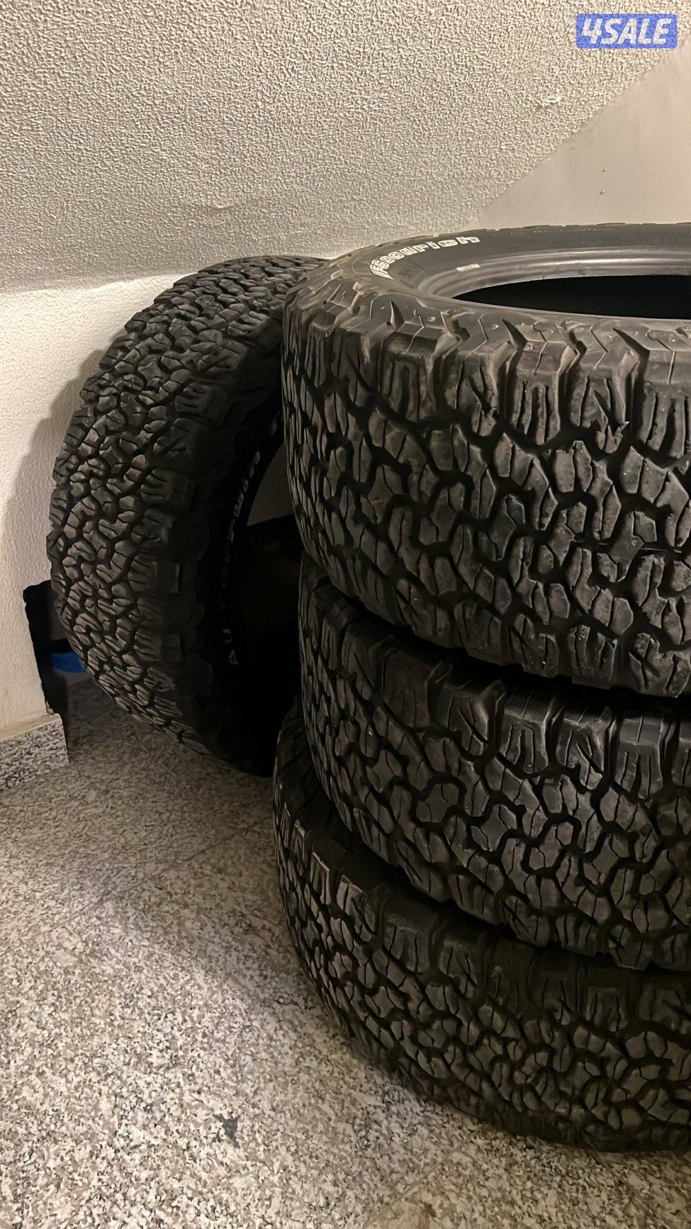 للبيع تواير حجري حجم 305/55/20 بي اف1