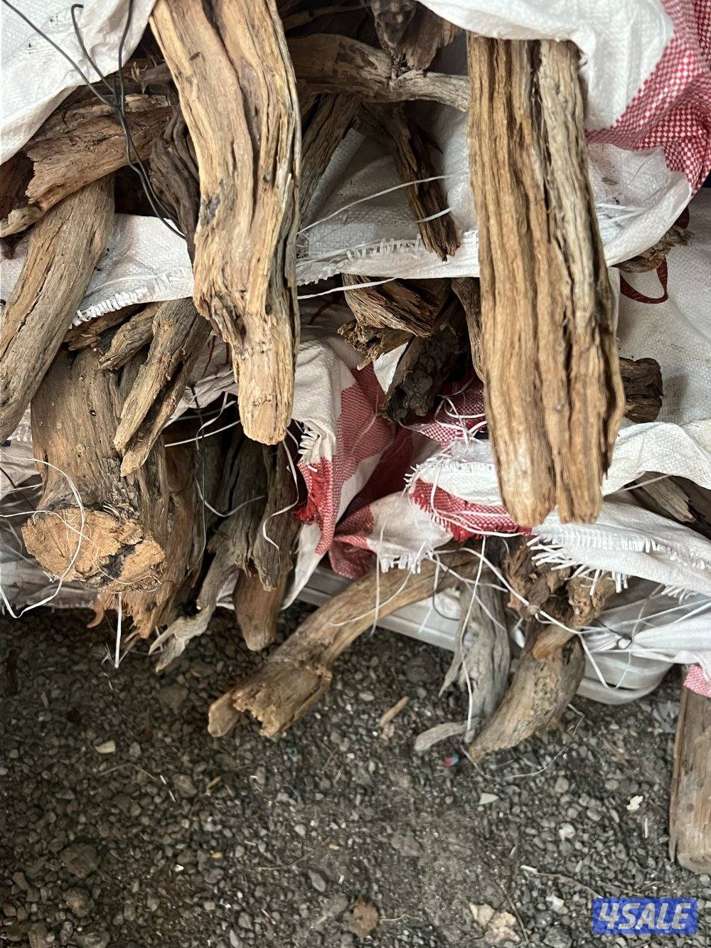 للبيع جميع انواع الحطب السعودي والفحم الافريقي والفيتنامي1