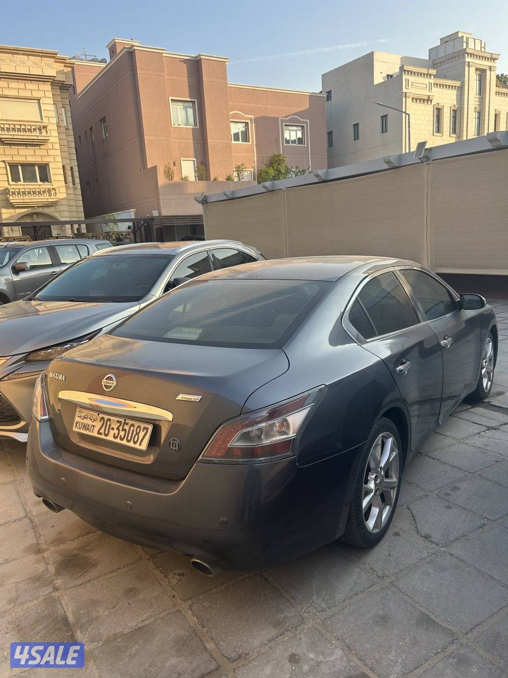 سياره نيسان ماكسيما موديل 2012 جيد جدا ماشيه 210 الف4