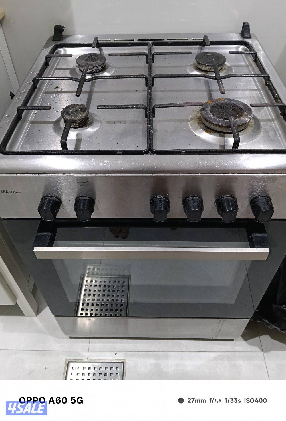 للبيع طباخ مع الغاز0