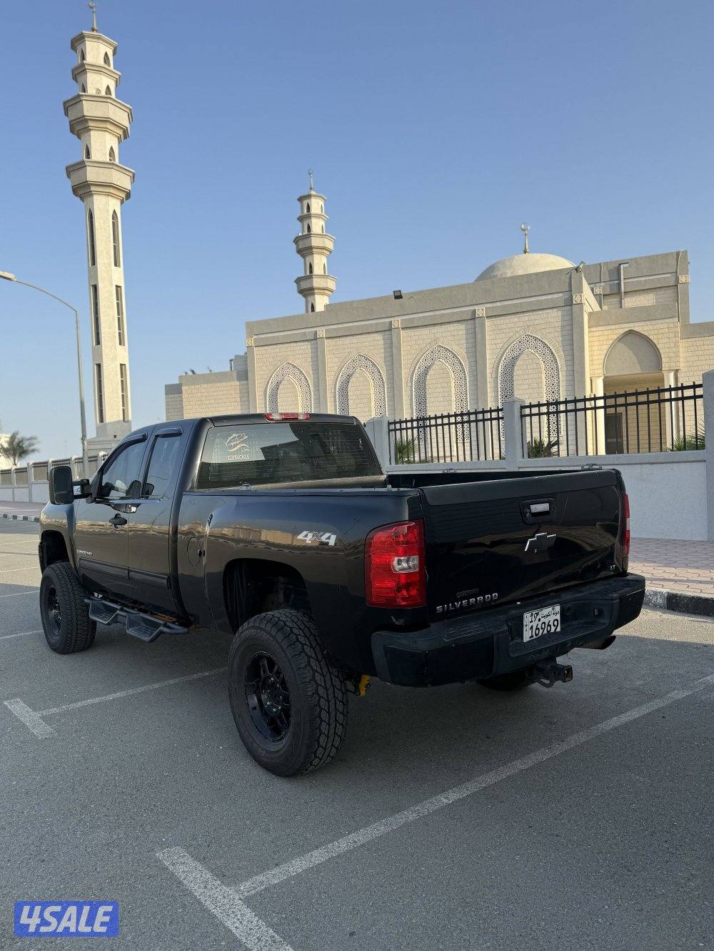 للبيع موديل 2009 HDشاصي جيد شرط الفحص 2500 Z71عداد270 دبل قير1