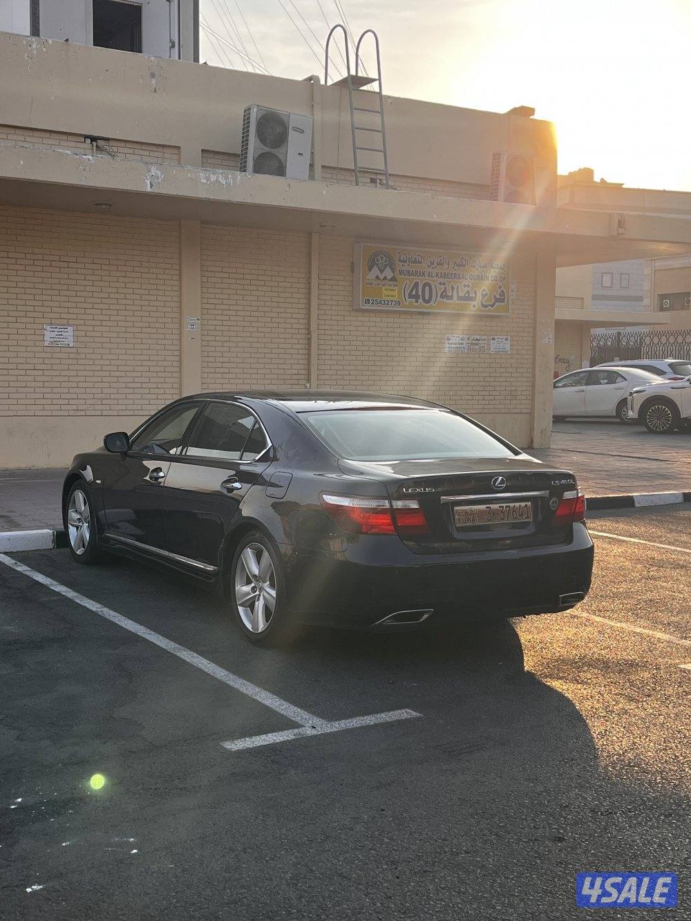 لكزس لارج وكالة الكويت LS4604