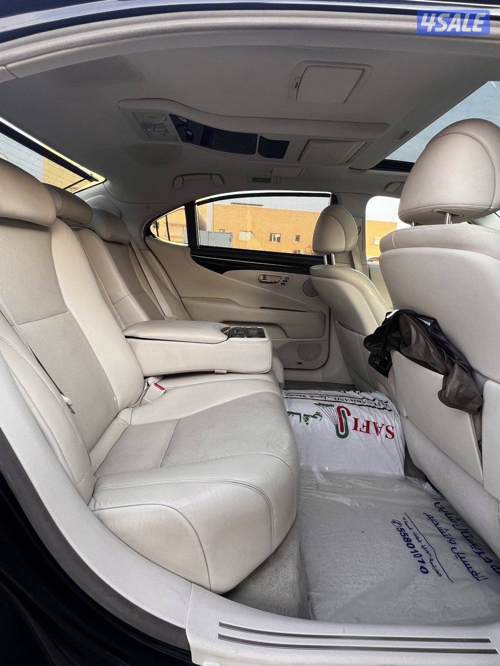 لكزس لارج وكالة الكويت LS4606