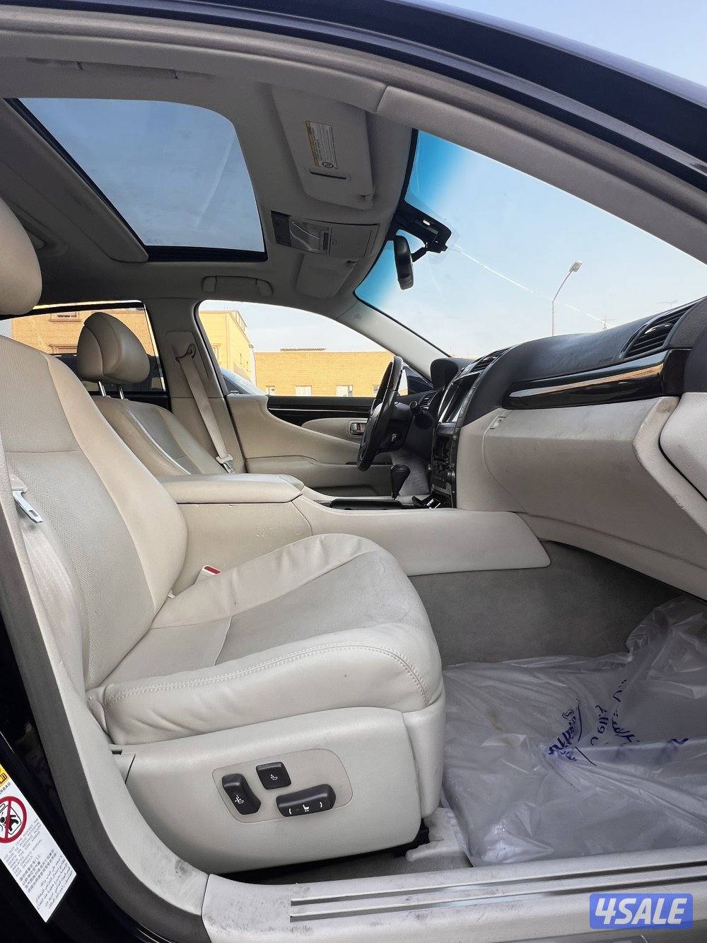 لكزس لارج وكالة الكويت LS4607