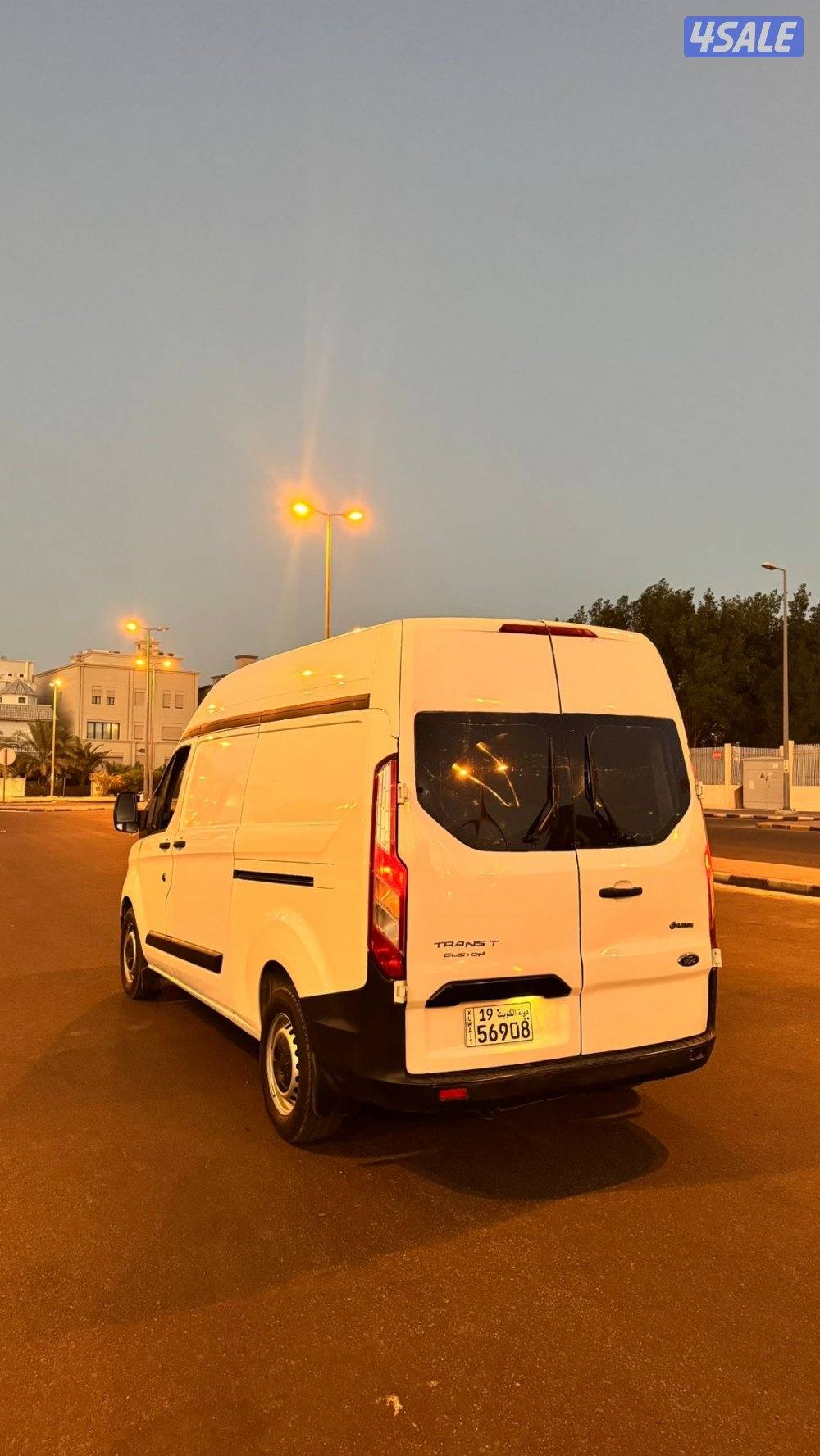 للبيع باصات بوكس مقفل / النوع فورد ترانزيت موديل2023 / رينو ماستر 20/8
