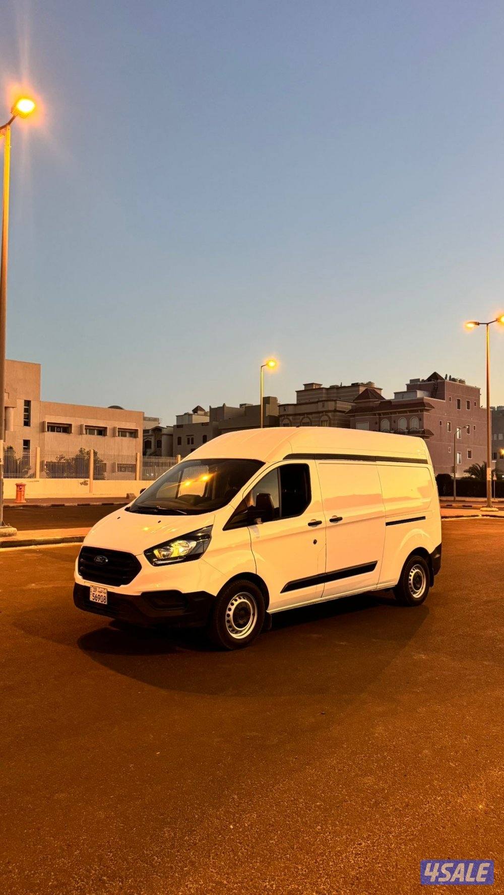 للبيع باصات بوكس مقفل / النوع فورد ترانزيت موديل2023 / رينو ماستر 20/9