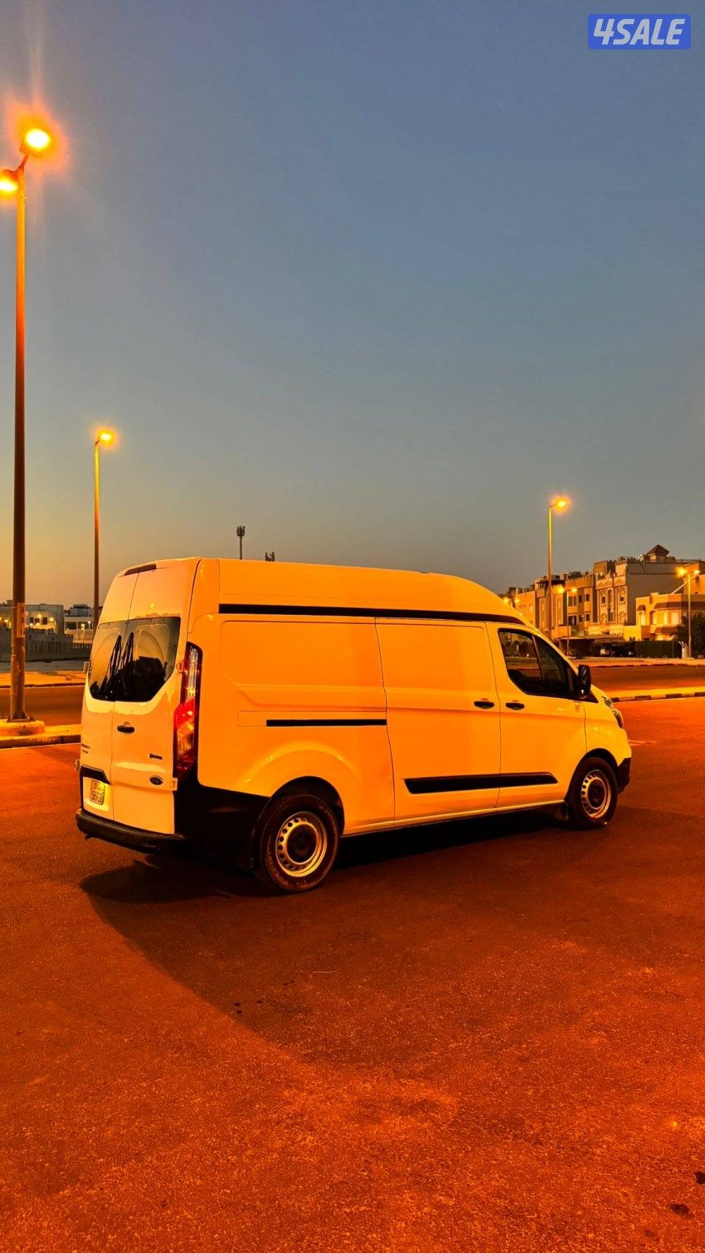 للبيع باصات بوكس مقفل / النوع فورد ترانزيت موديل2023 / رينو ماستر 20/14