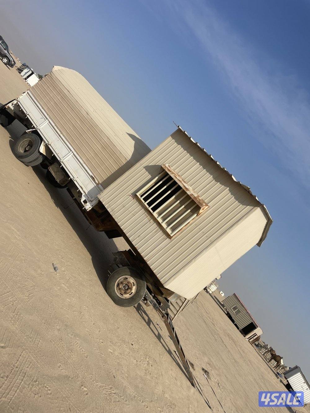 بدي هاف لوري وغرفه0