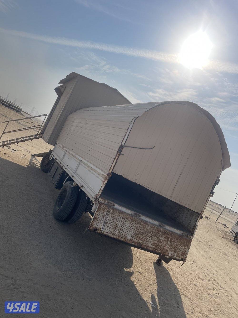 بدي هاف لوري وغرفه2