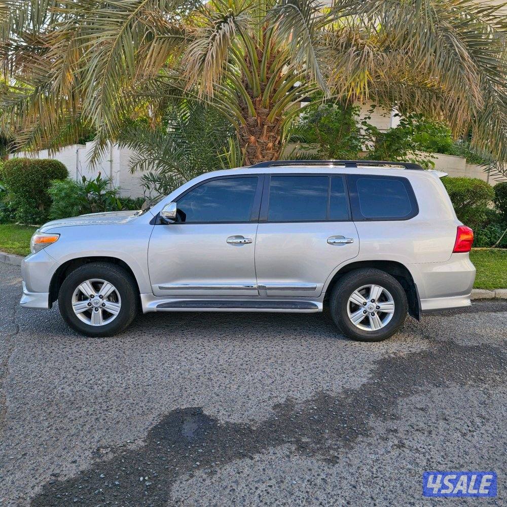 Toyota Land Cruiser GXR 20142