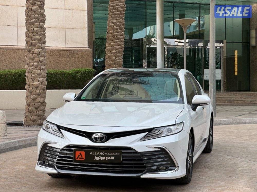 كامريLIMITED EDITION V6 موديل2023 عداد27الف وارد الساير سيرفس منتظم1