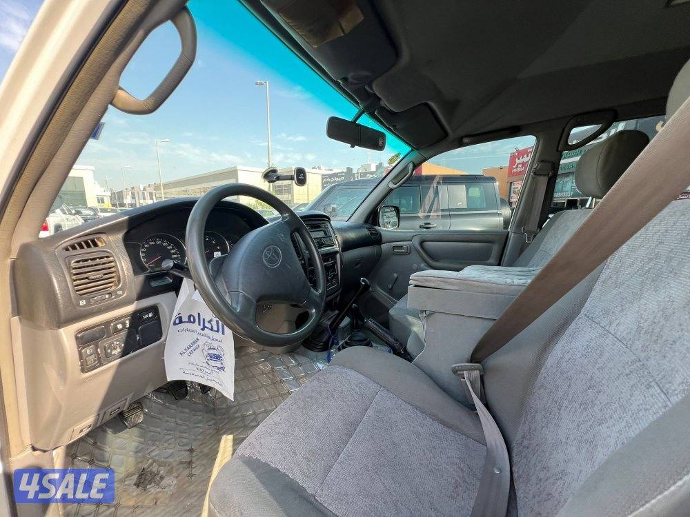 لاندكروزر G4