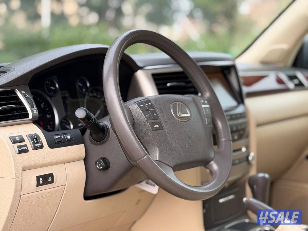 للبيع جيب لكزس LX570 موديل 2012 وارد الساير7