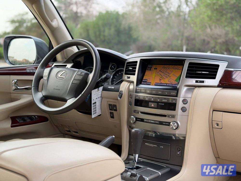 للبيع جيب لكزس LX570 موديل 2012 وارد الساير8