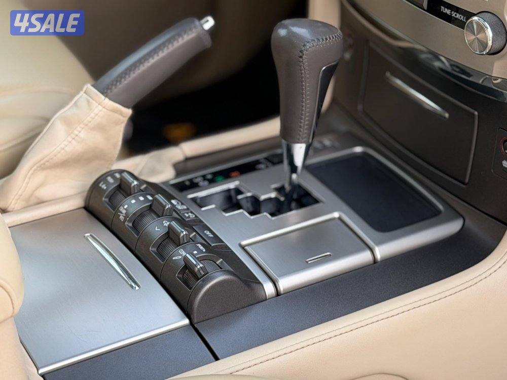 للبيع جيب لكزس LX570 موديل 2012 وارد الساير11