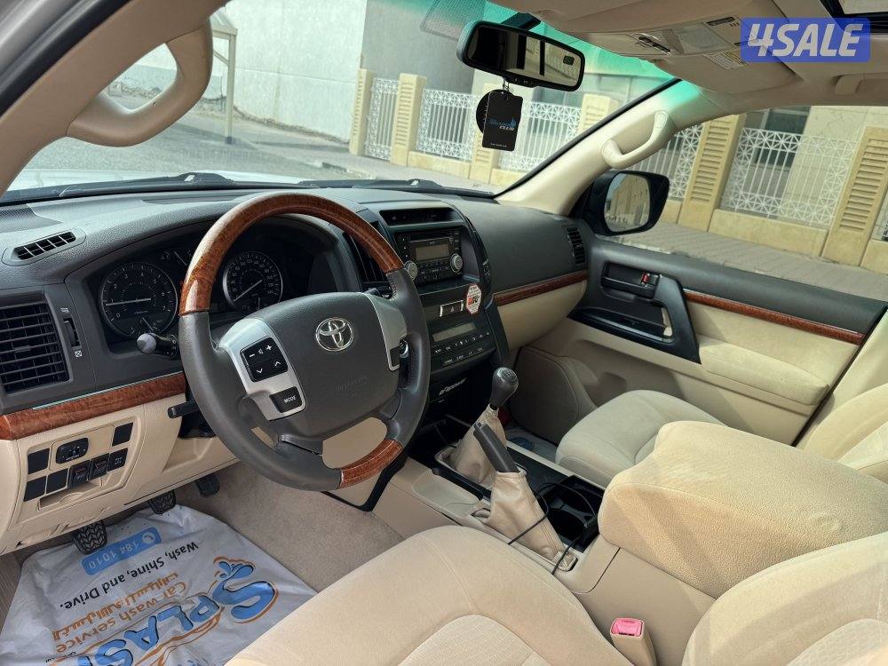 للبيع لاند قير عادي بحالة الوكالة0