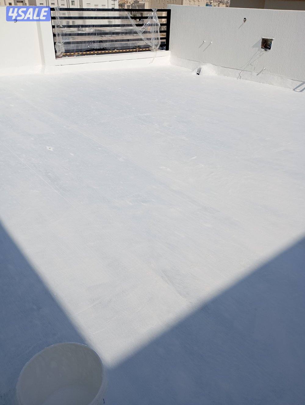 عازل جميع انواع الأسطح عازل رش امريكي للعزل المائي والحرارة0