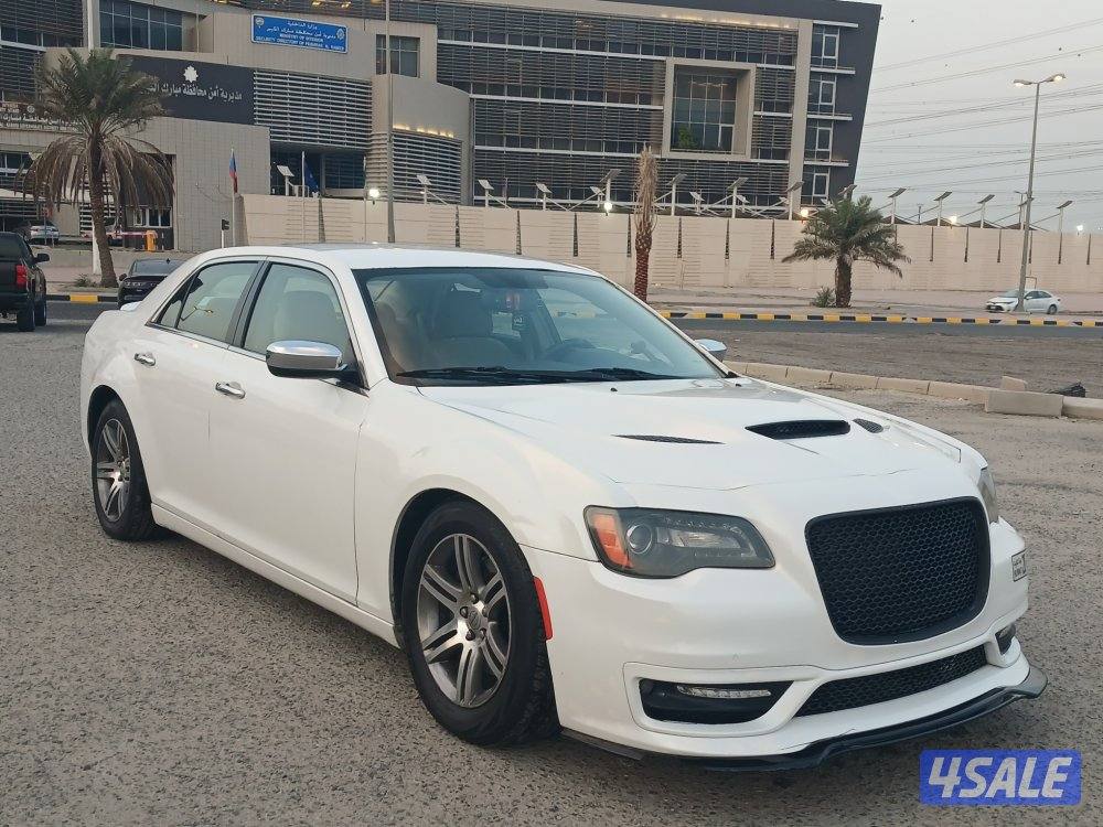 كرايزلر C300 موديل 20131