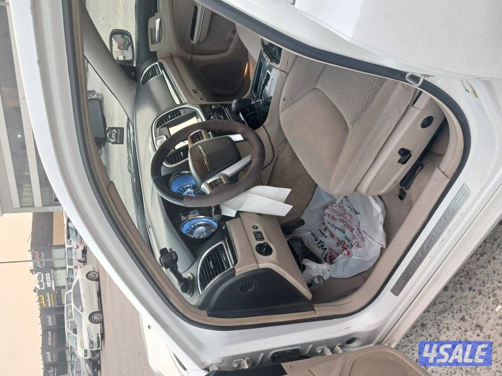 كرايزلر C300 موديل 20136