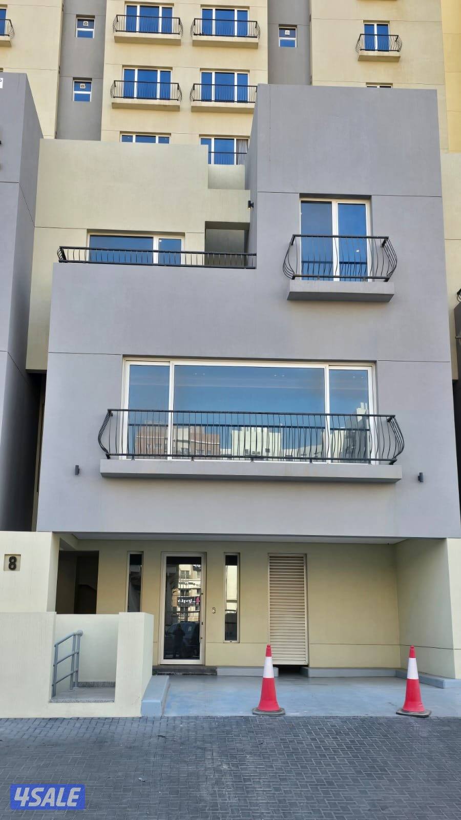 فيلا تجاري للايجار تصلح صالون نسائي واتيليه واي نشاط0