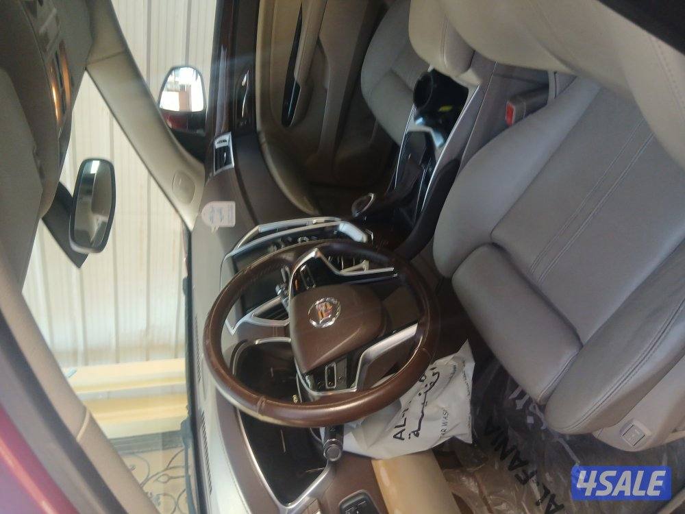 كاديلاك ٢٠١٥ نظيف ماشي ١٣٤٠٠٠كم2