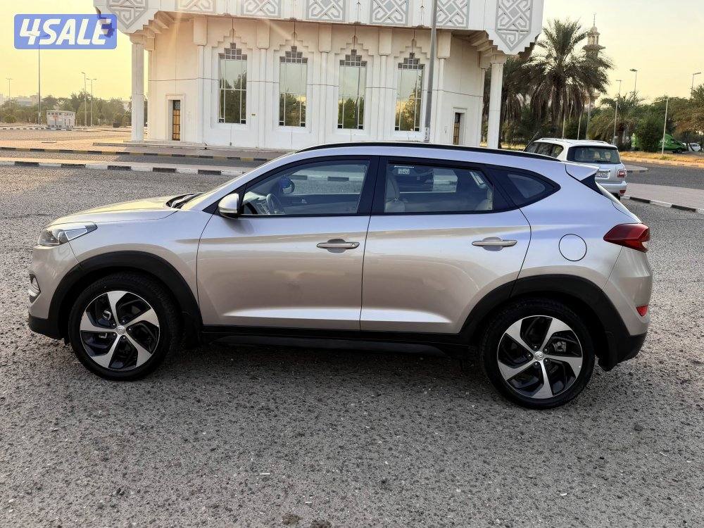 Hyundai Tucson 2018 panorama1