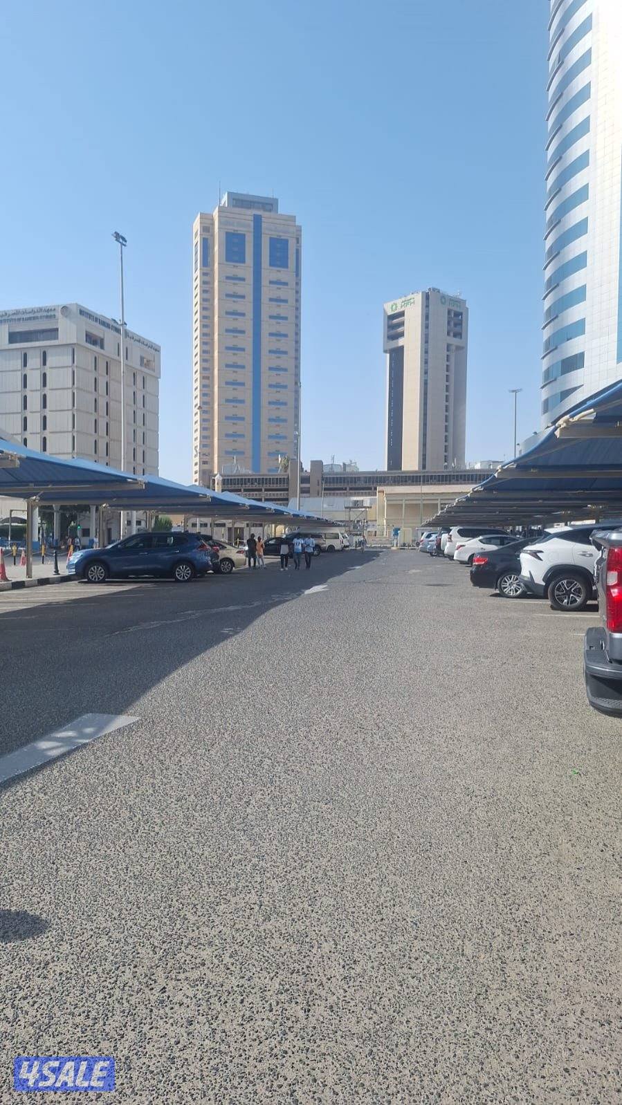 ابحث عن وظيفه مسؤول عقاري او حارث مجمع سكنى او تجارى0