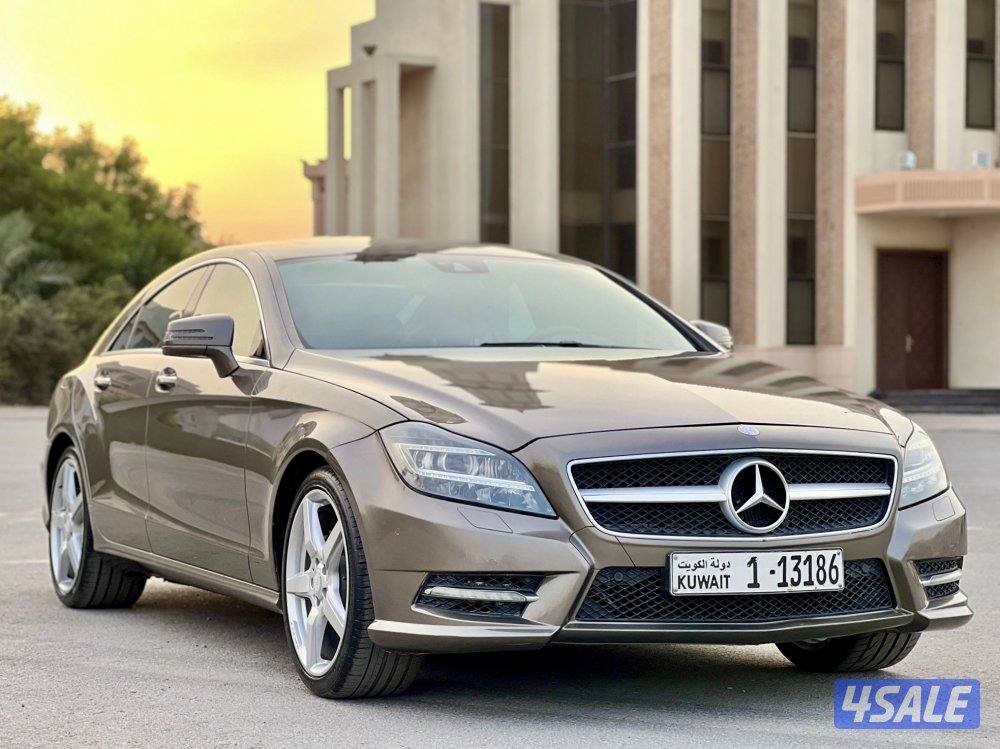 داخلية احمر بحالة ممتازه جدا صبغ قطعة عداد ١١٢2