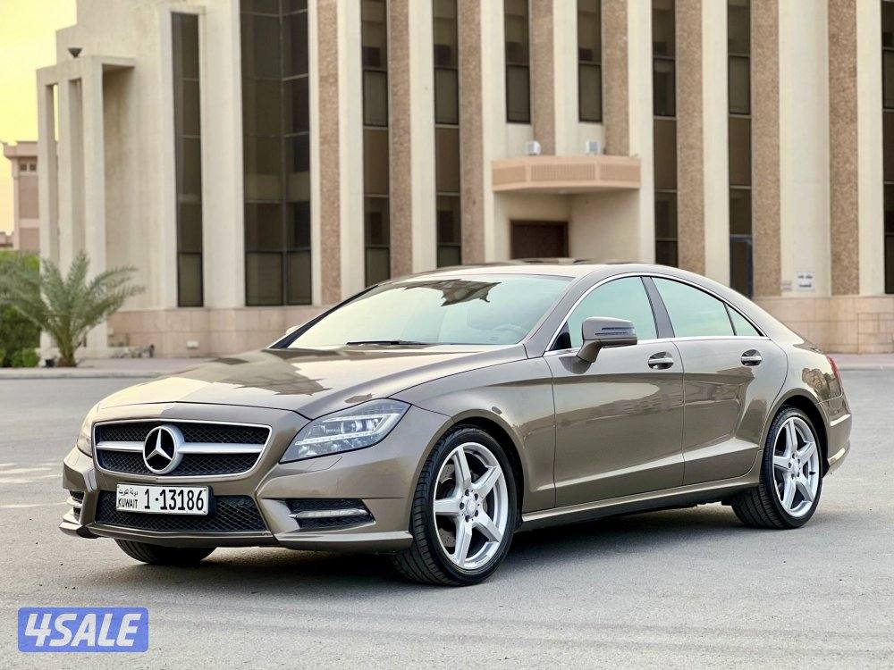 داخلية احمر بحالة ممتازه جدا صبغ قطعة عداد ١١٢4