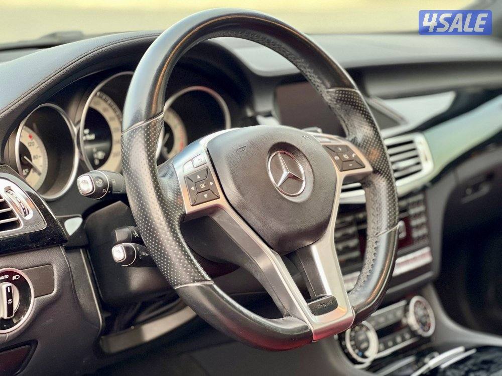 داخلية احمر بحالة ممتازه جدا صبغ قطعة عداد ١١٢6