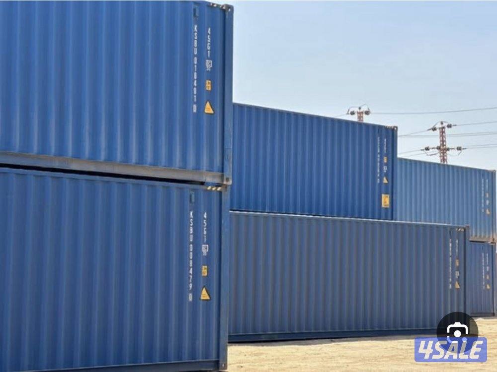 للبيع كونتينر ٢٠ قدم نظيف وفي خيمتين واثاثهم للتواصل واتساب0