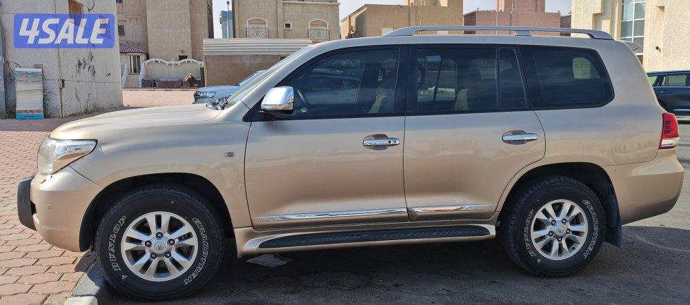 للبيع لاند كروزر 20100