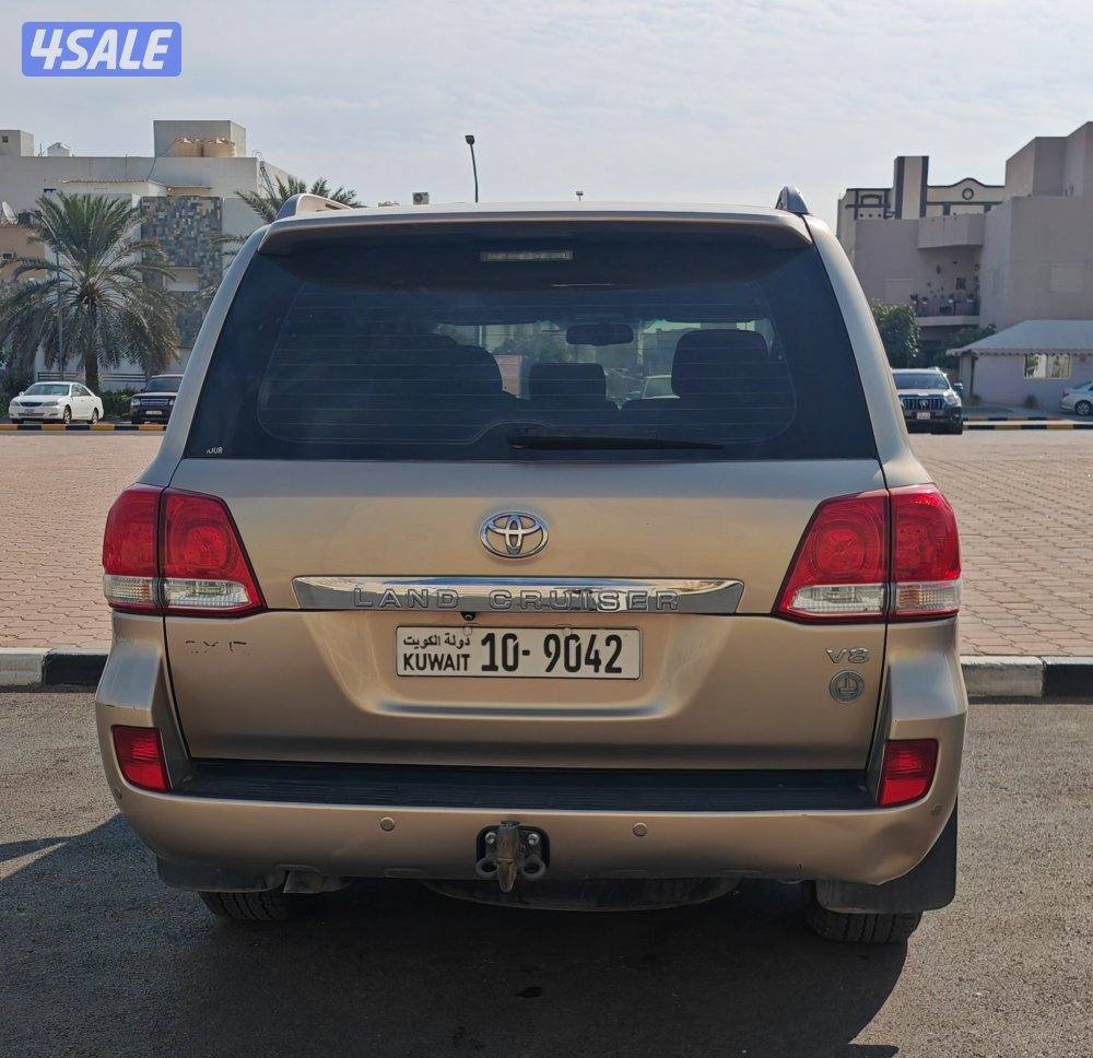 للبيع لاند كروزر 20102