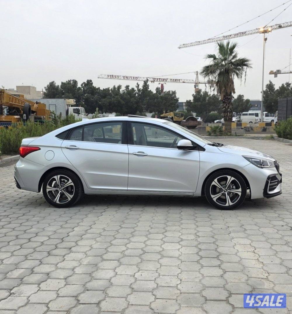 للبيع عدد 2شيري اريزو 6/وعدد 2 اريزو 5 سيارت 4سيارت2