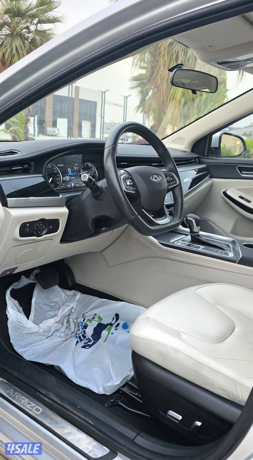 للبيع عدد 2شيري اريزو 6/وعدد 2 اريزو 5 سيارت 4سيارت5