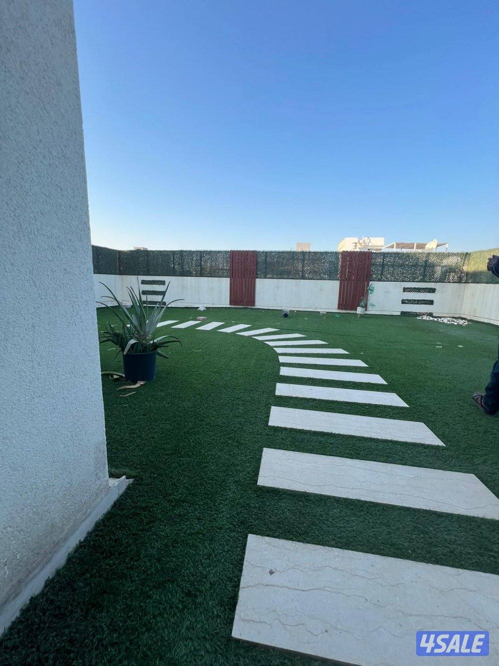 الفنيطيس شقة بالرووف ٤غرف1