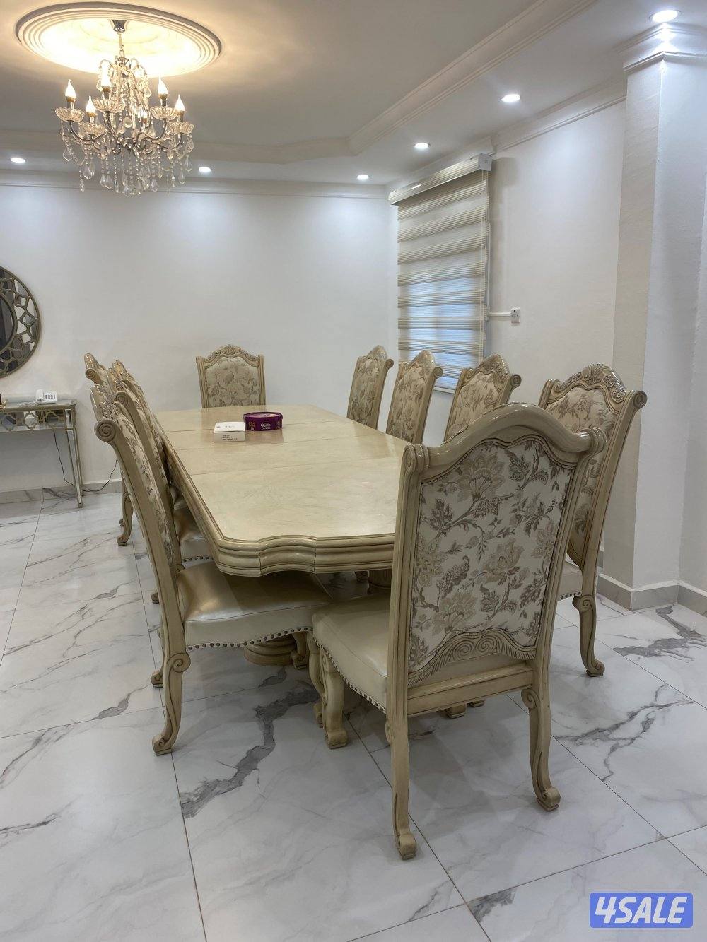 بيع طاوله طعام من رومانتك ١٠ اشخاص0