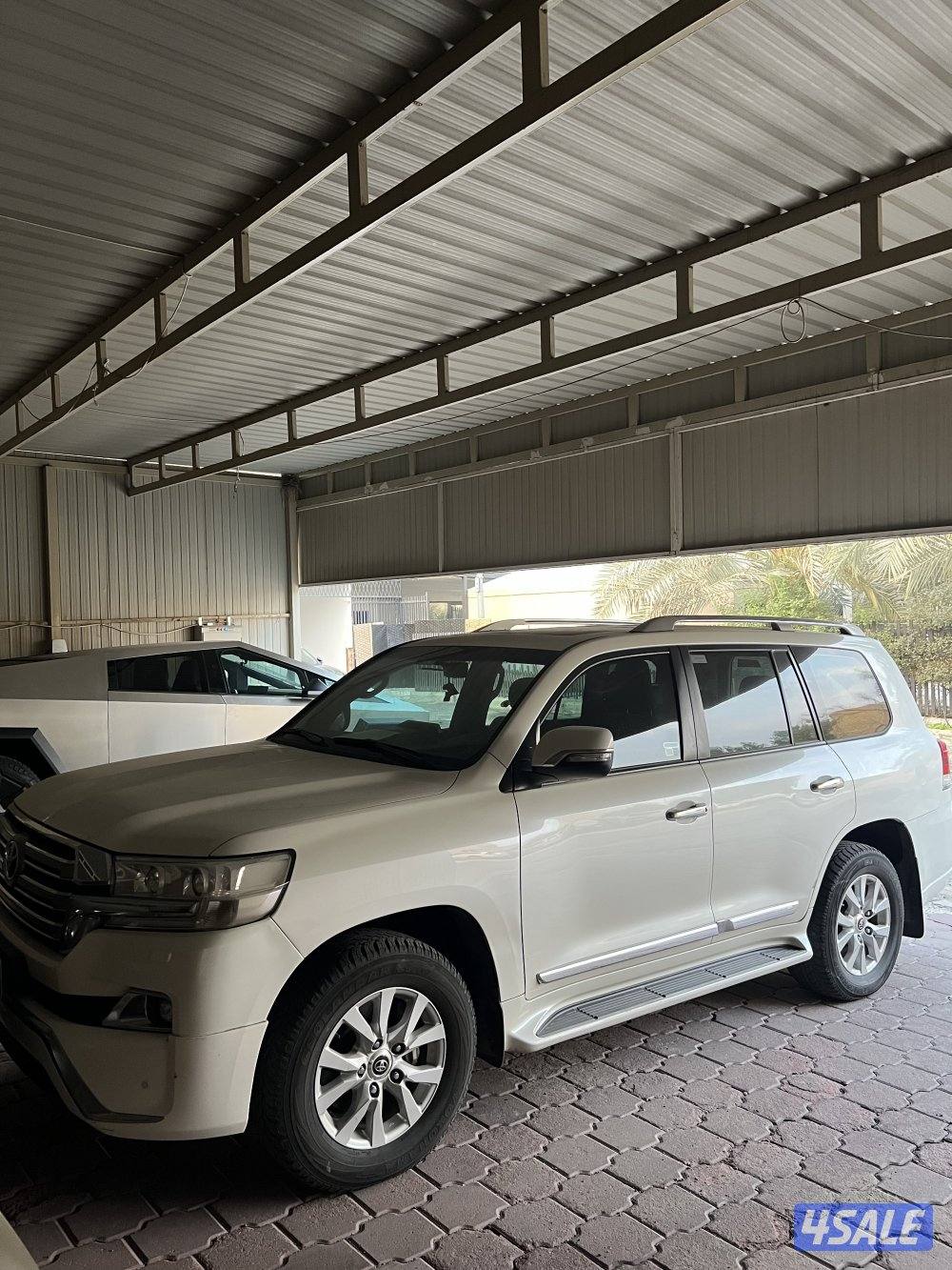 لاند كروزر 20180