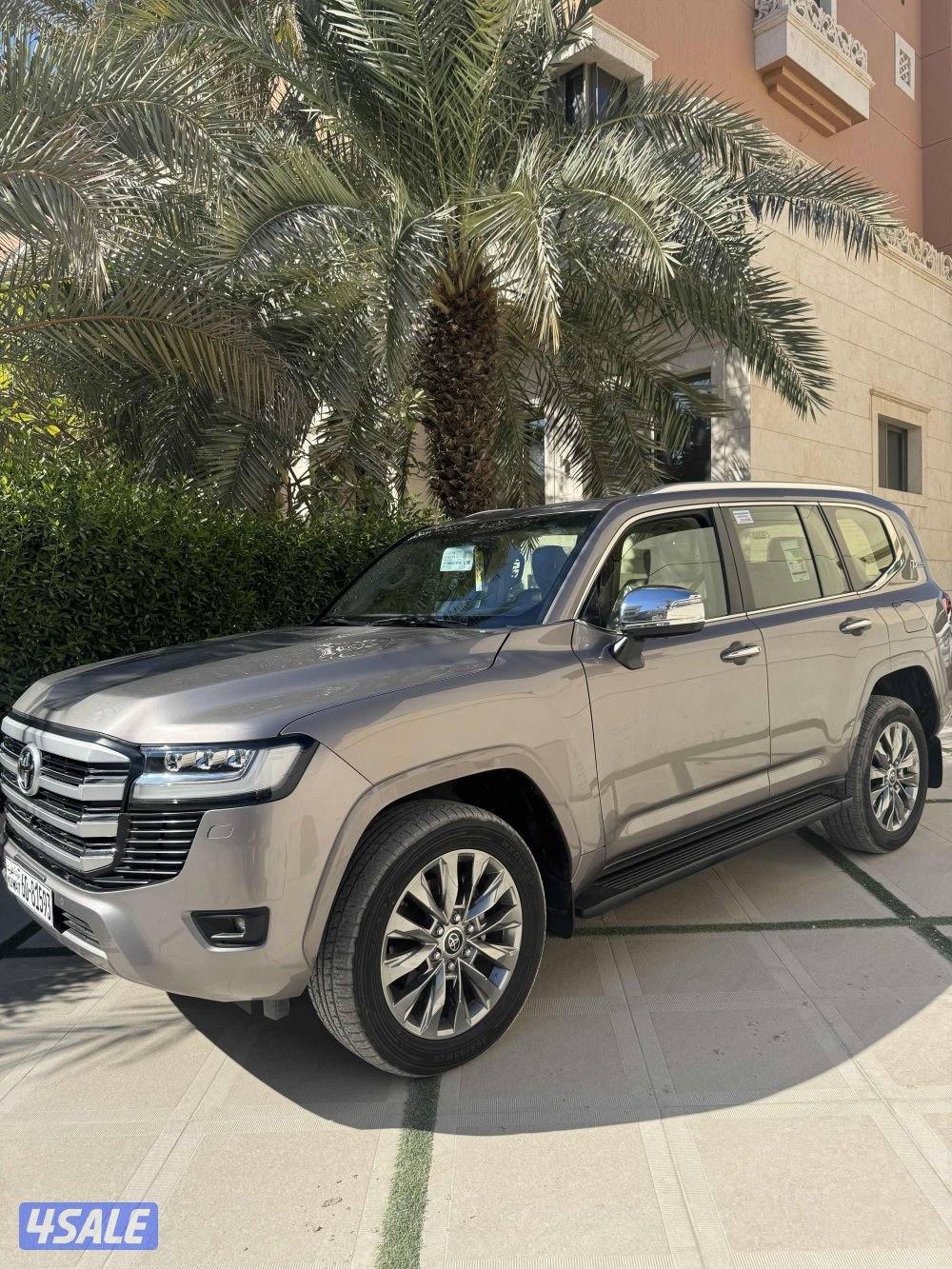 لاند كروزر VX صبغ الوكالة وارد الساير عداد 35 الف1